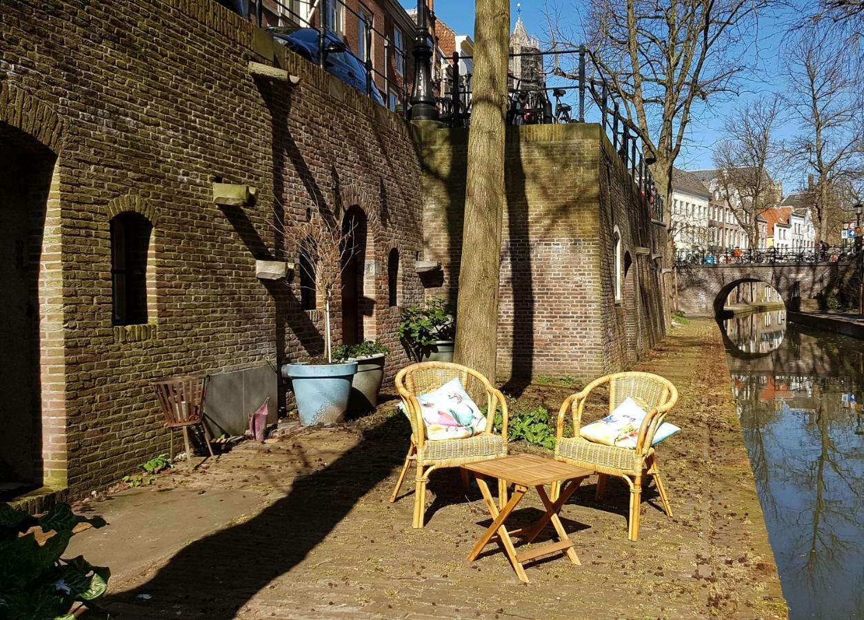 Large Historical Apartment & Canal Terrace Utrecht Exterior photo